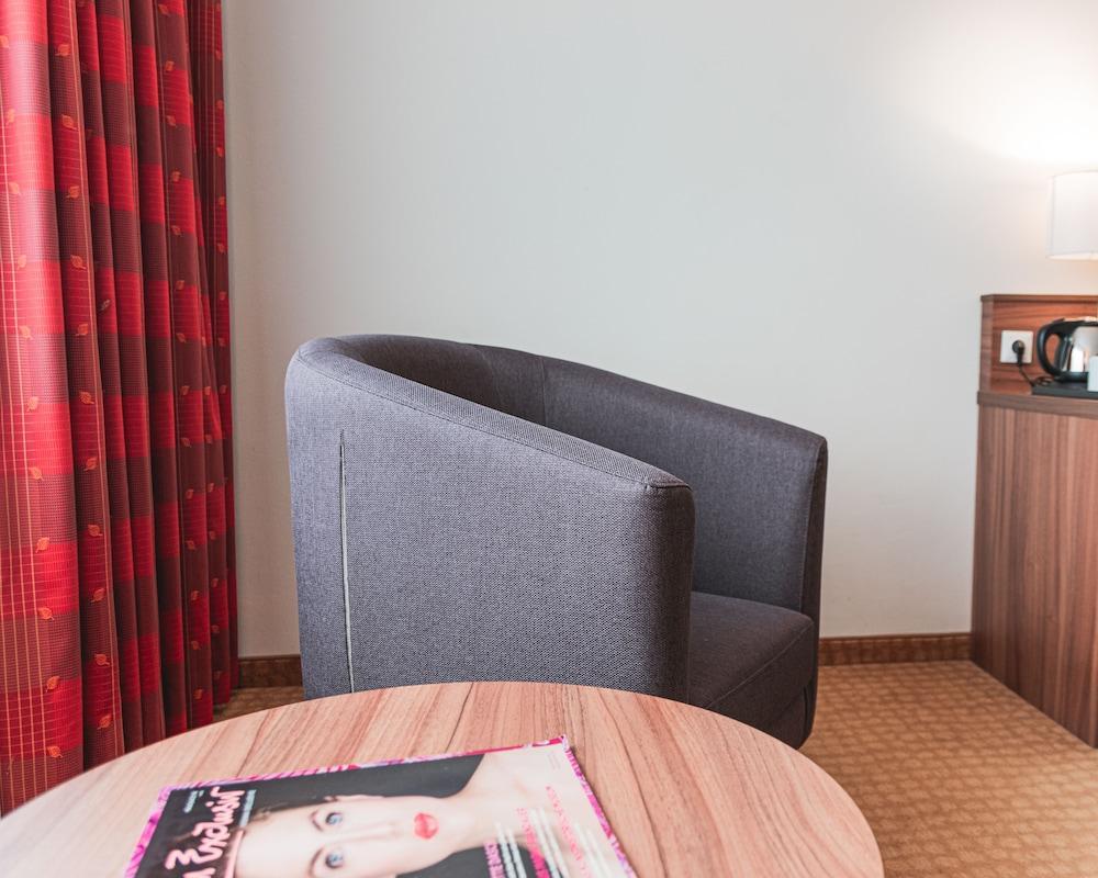 Hilton Garden Inn Vienna South Bagian luar foto