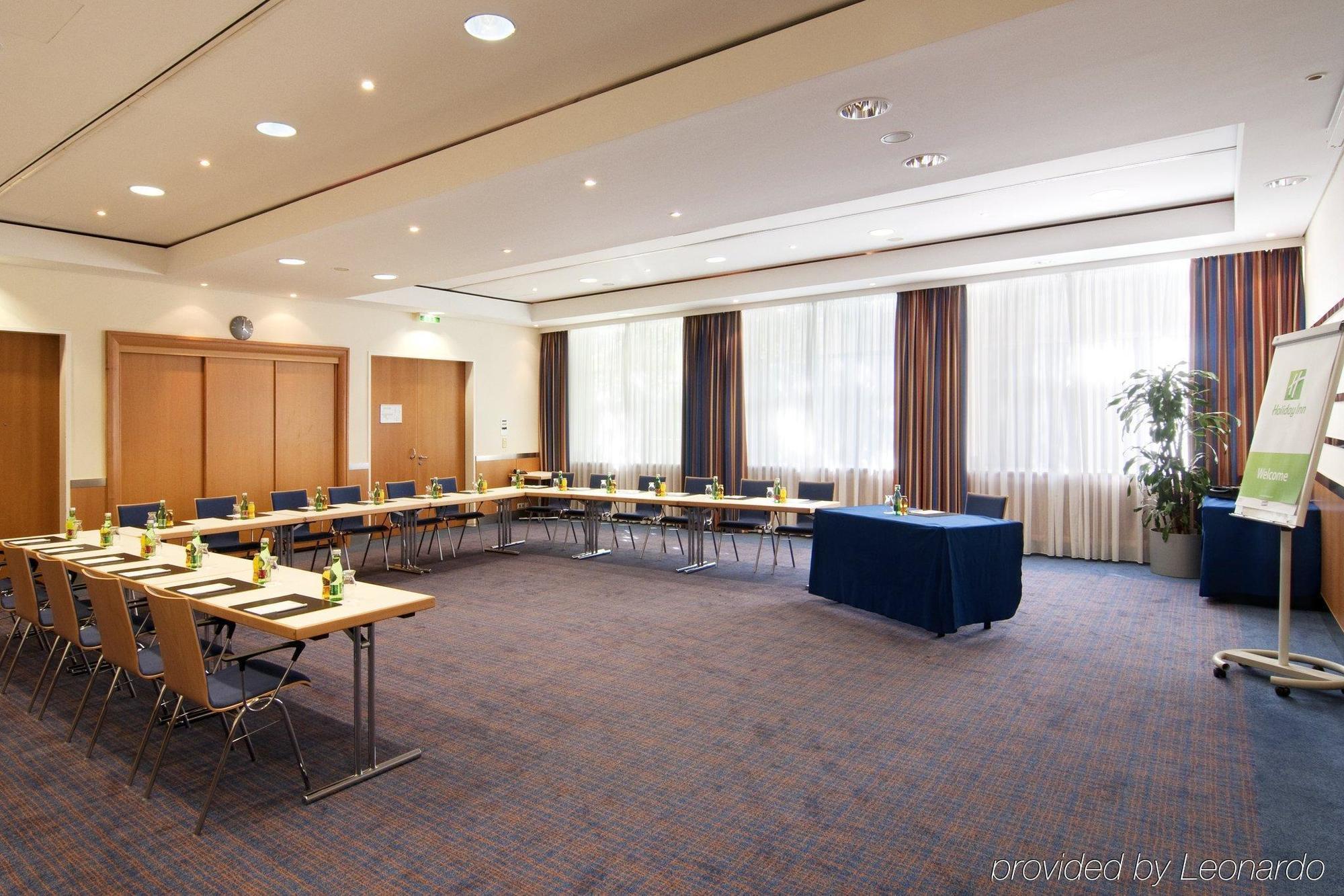 Hilton Garden Inn Vienna South Bagian luar foto