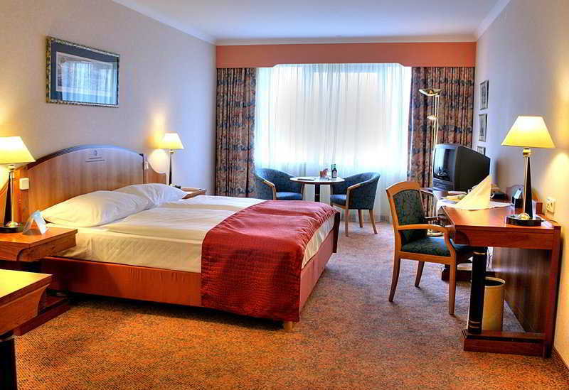 Hilton Garden Inn Vienna South Bagian luar foto