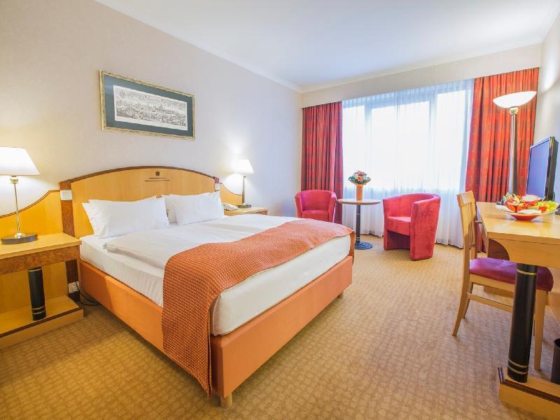 Hilton Garden Inn Vienna South Bagian luar foto