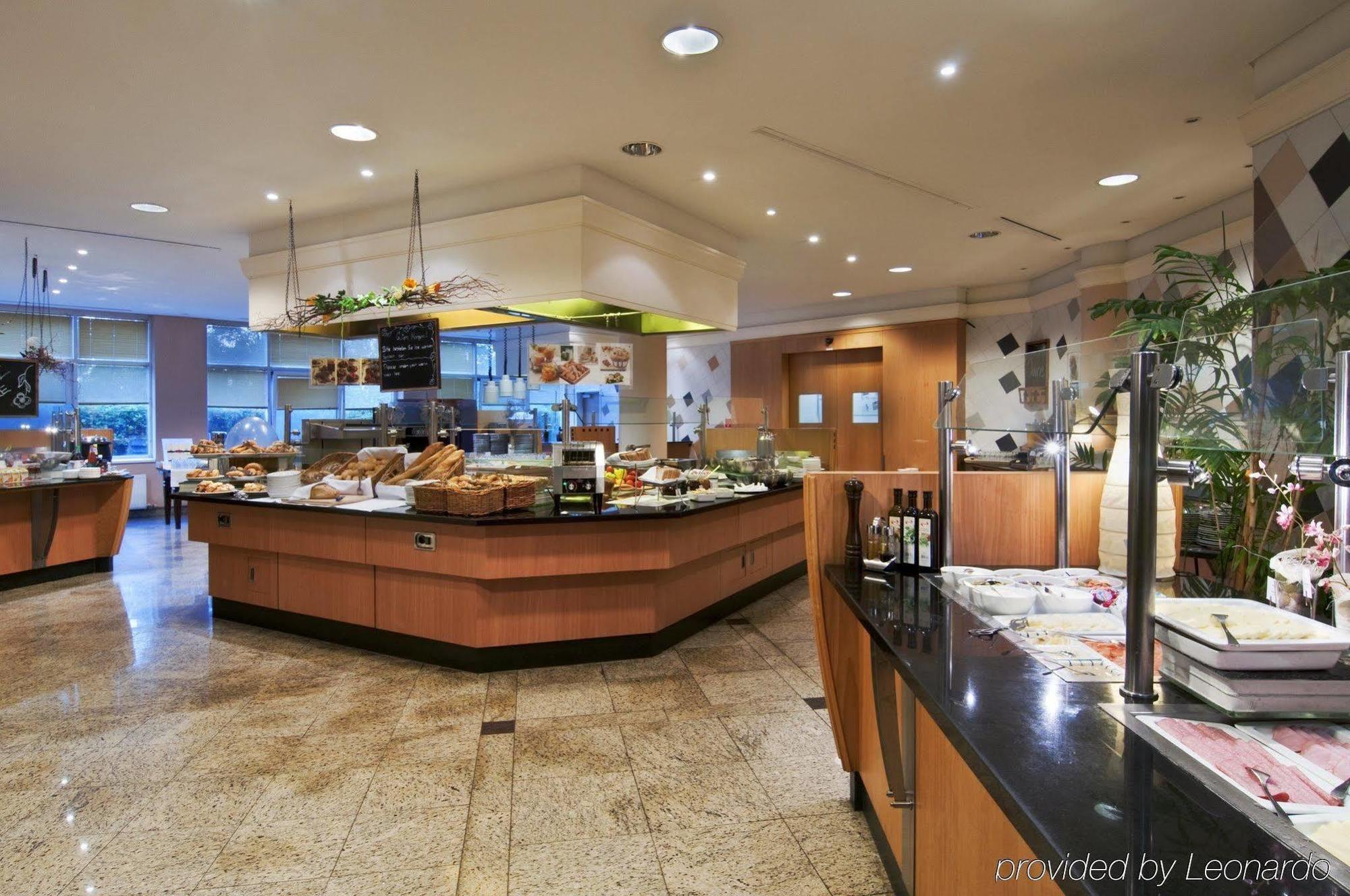 Hilton Garden Inn Vienna South Bagian luar foto