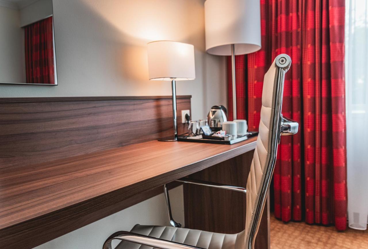 Hilton Garden Inn Vienna South Bagian luar foto